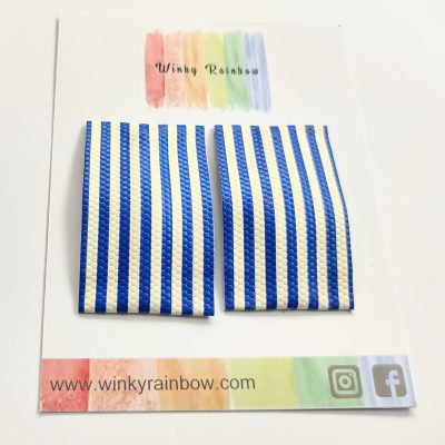 Blue stripy snap clip